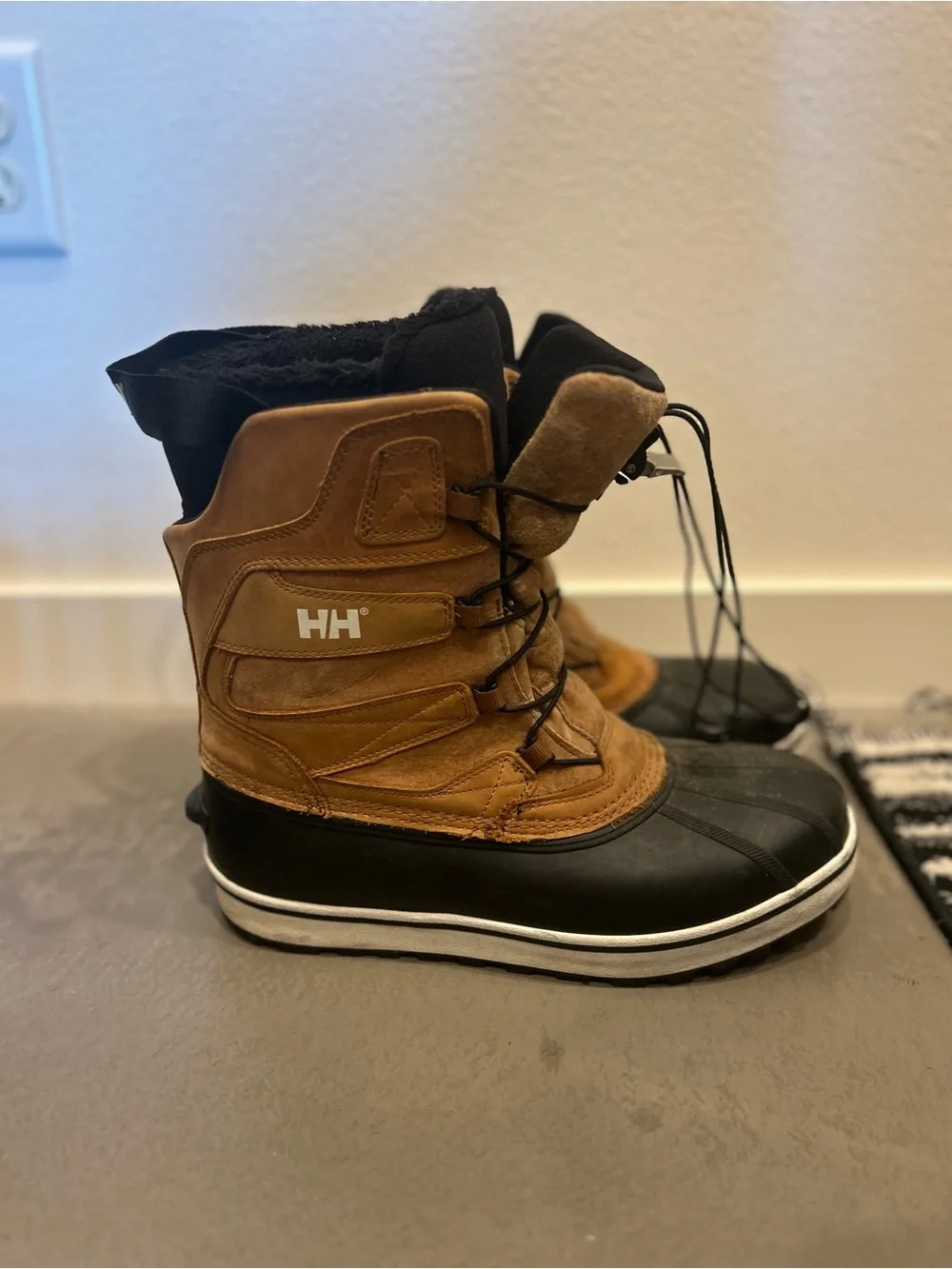 Men’s Helly Hansen Sz.12 Waterproof Insulated Ice FX Snow Boots Board Ski Winter